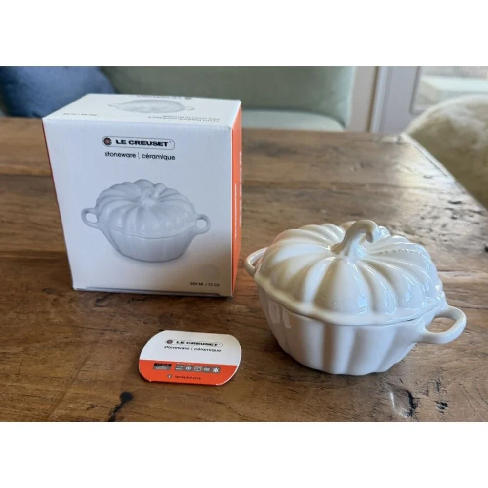 Le Creuset Stoneware Figural Pumpkin Mini Cocotte 12 oz 350 ml White NEW NIB